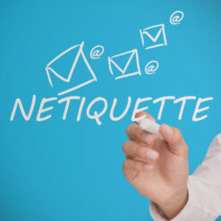 Netiquette per una comunicazione online rispettosa ed efficace